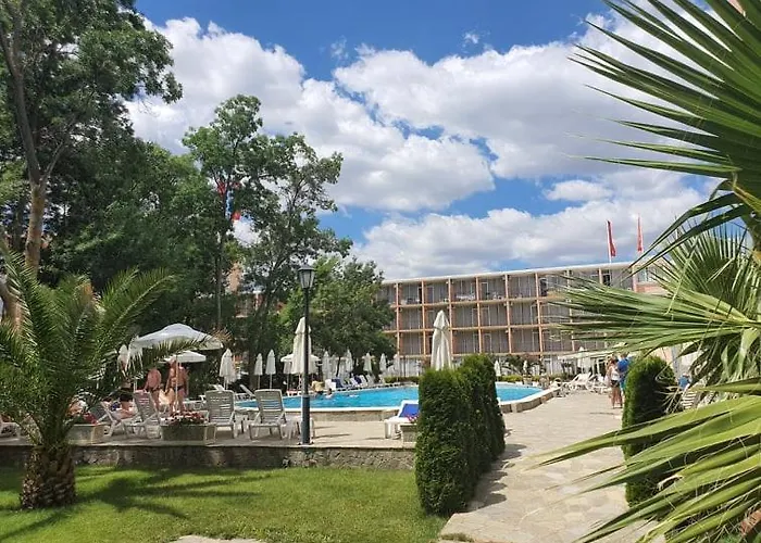 里瓦酒店 - 全包 3*